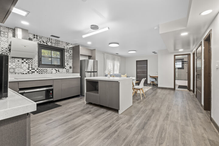 Property Photo:  2307 Lake Street 2  IL 60201 