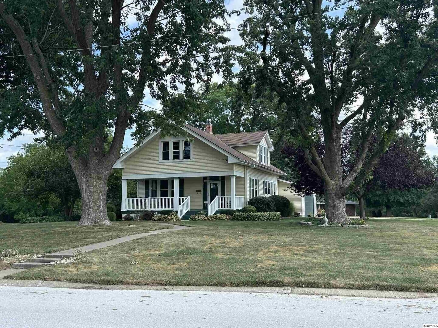 Property Photo:  1006 Christopher Court  IL 62305 