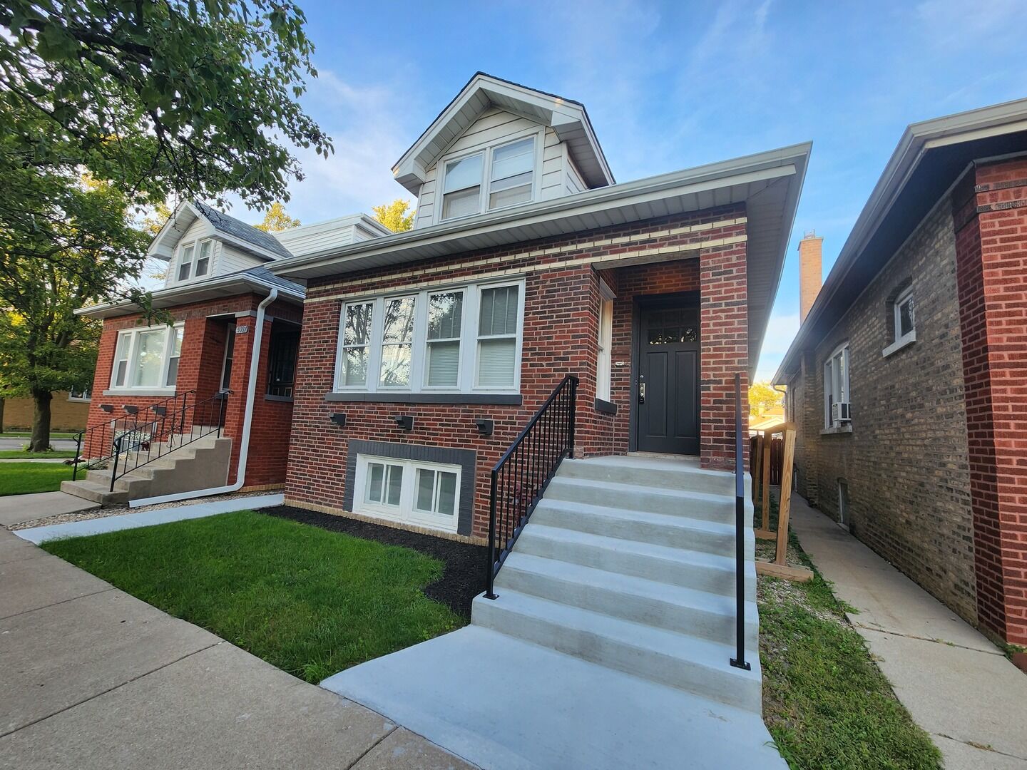 Property Photo:  4055 N Marmora Avenue  IL 60634 