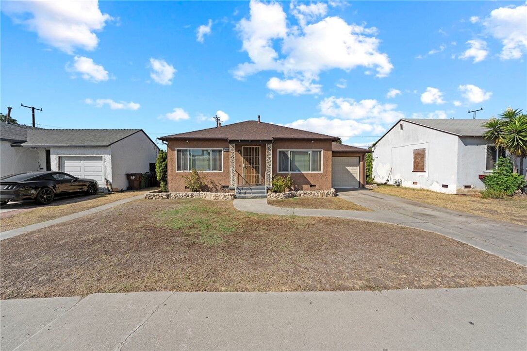 Property Photo: 1713 Reeve Street CA 90220