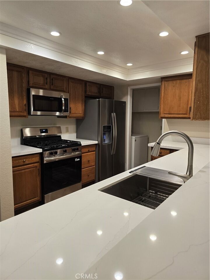 Property Photo: 254 E Fern 211 CA 92373