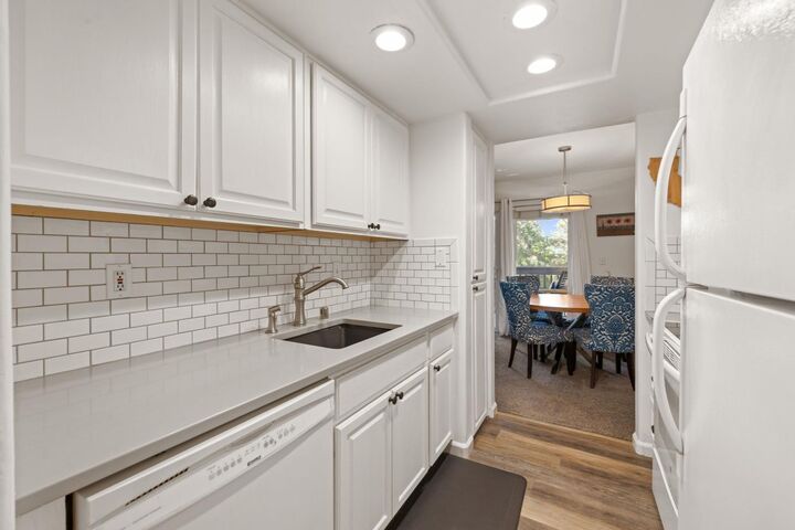 Property Photo:  2448 Larkspur Lane 318  CA 95825 