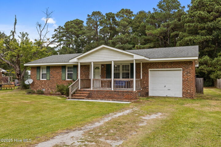 Property Photo:  326 Russells Creek Road  NC 28516 