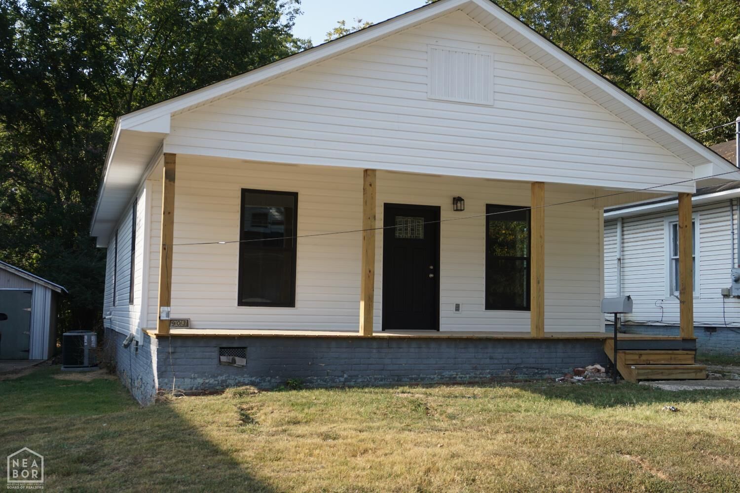 Property Photo: 903 W Matthews Avenue AR 72401