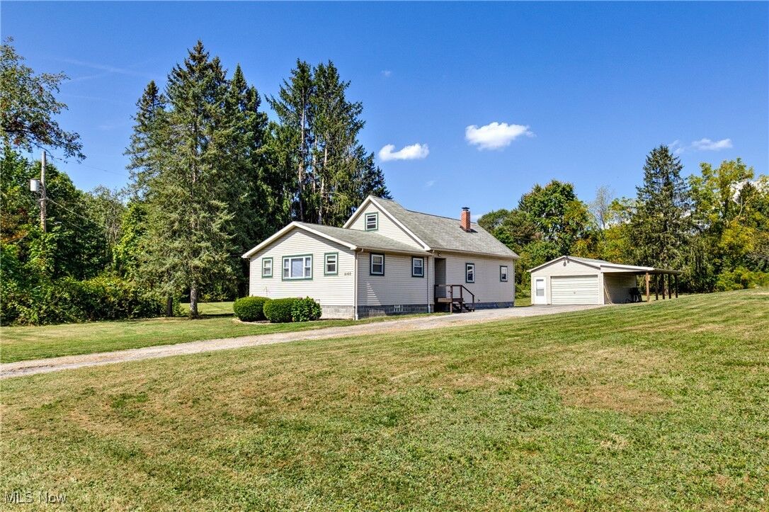 Property Photo: 2160 Landsdowne OH 44505