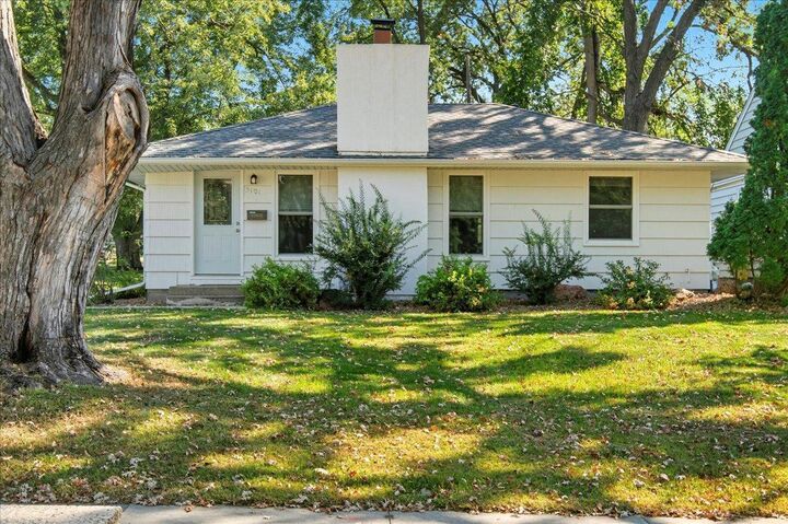 Property Photo:  3101 Texas Avenue S  MN 55426 