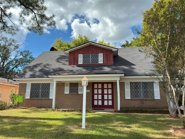 Property Photo: 7306 Camelback Drive LA 71105