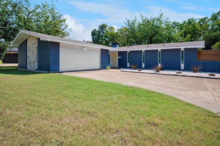 1526 Oates Drive  Dallas TX 75228 photo