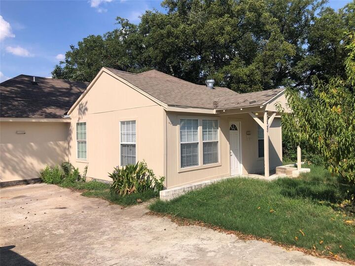 Property Photo: 2606 Laurel Street TX 75050