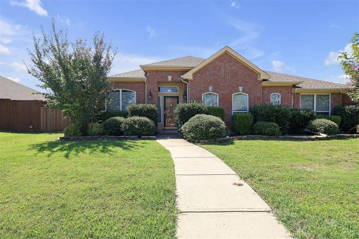 Property Photo:  529 Covey Trail  TX 75087 