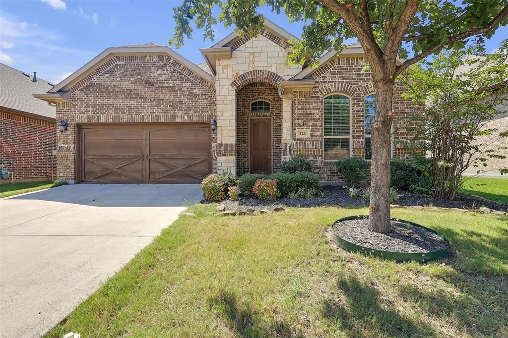Property Photo:  125 Gill Point Lane  TX 76008 
