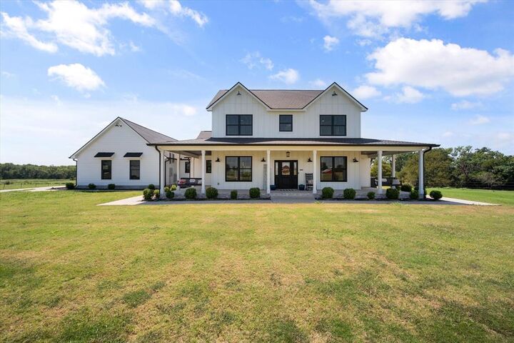Property Photo:  630 Boyce Road  TX 75165 