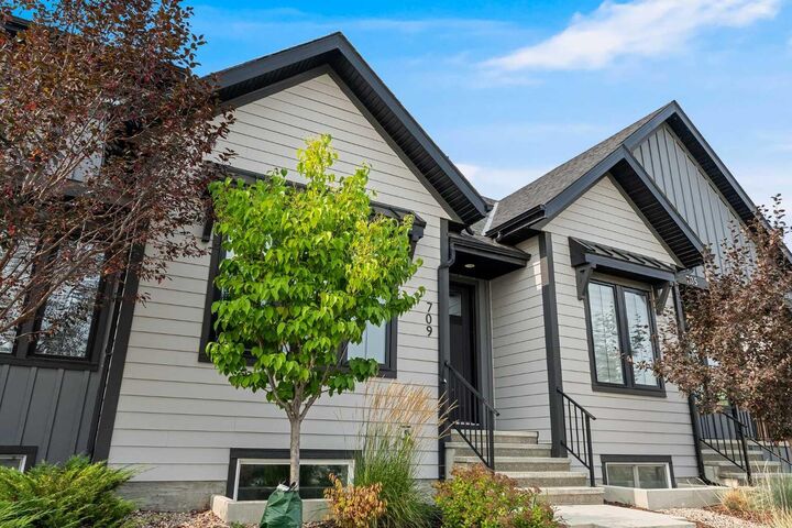 Property Photo:  709 Marine Drive SE  AB T3M 3A3