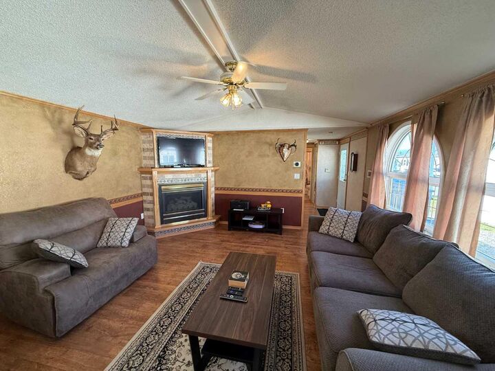 Property Photo:  250 Skogg Avenue  AB T7V 1A6 