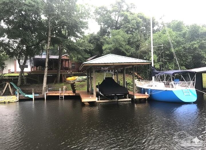 Property Photo: 5261 Bayou Dr FL 32583