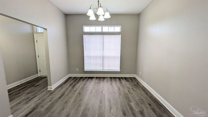 Property Photo: 2604 Youngwood Ln FL 32533