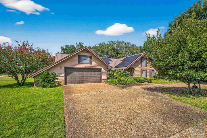 Property Photo:  12 Pamlico Cir  FL 32507 