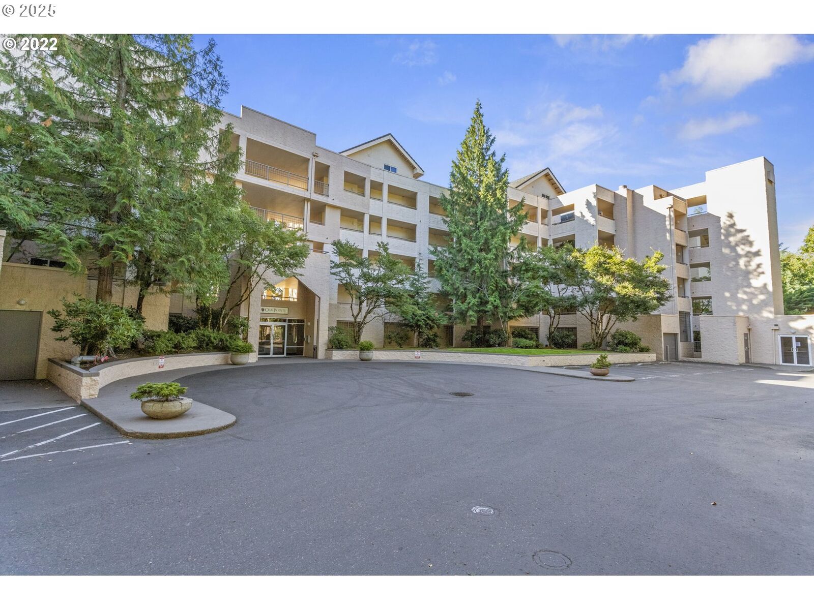 Property Photo: 6645 W Burnside St 551 OR 97210