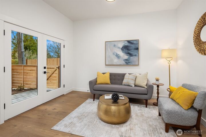 Property Photo:  13546  39th Avenue NE B  WA 98125 