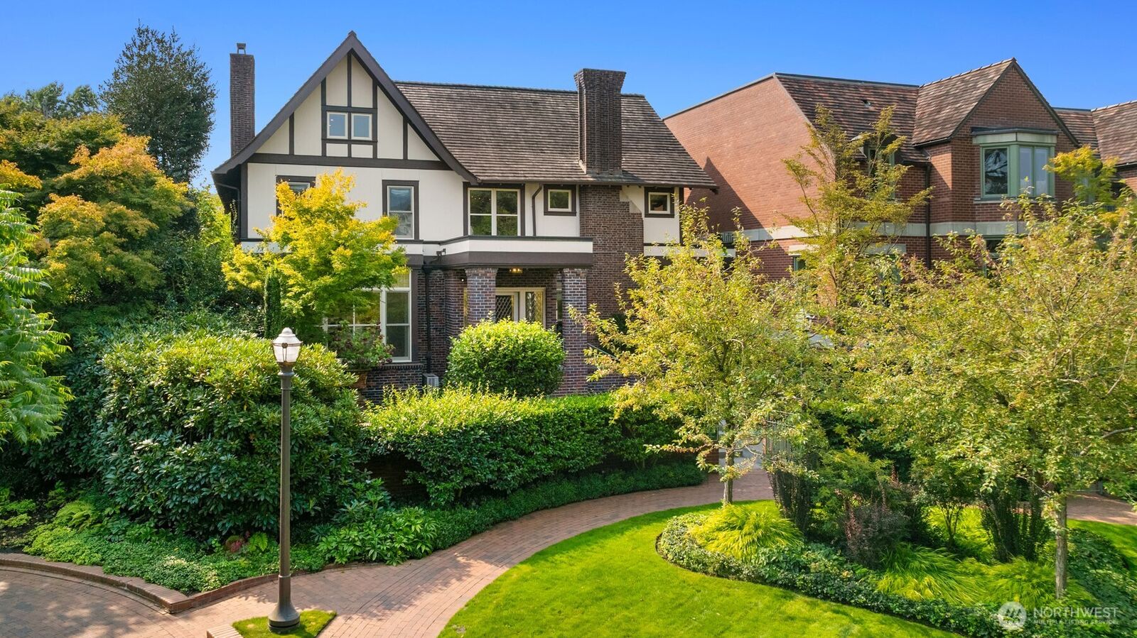 Property Photo:  718 E Aloha Street 10  WA 98102 