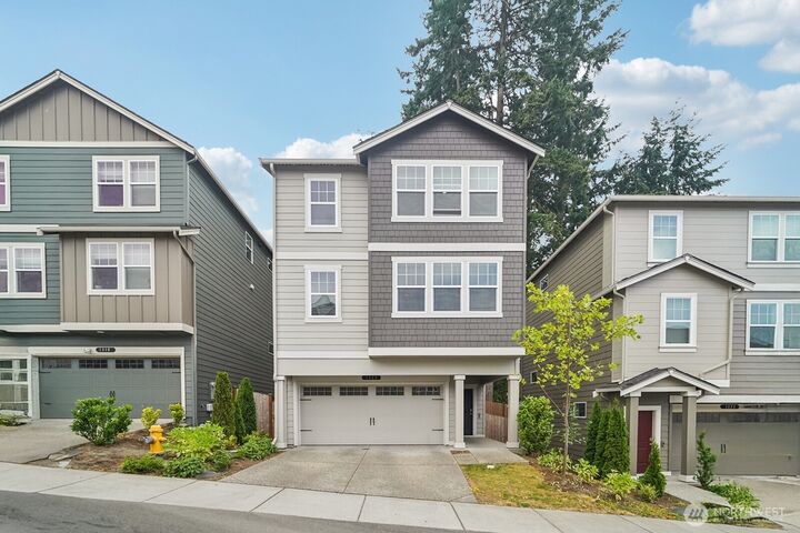 Property Photo:  1320  131st Place SW 9  WA 98204 