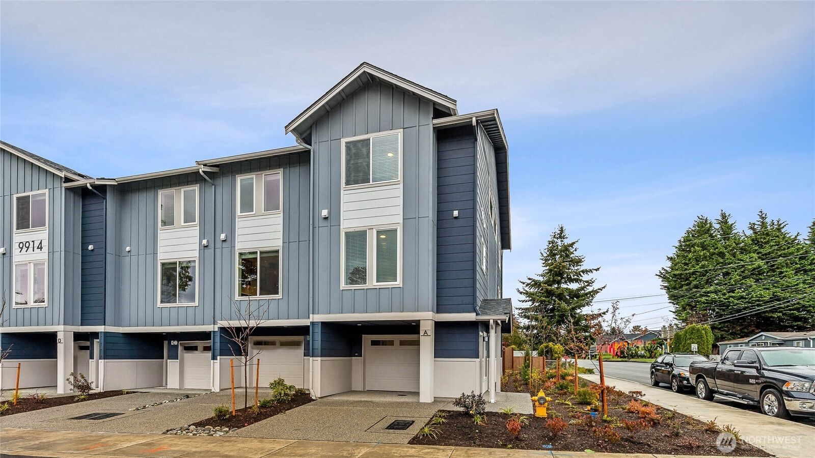 Property Photo:  16111  36th Avenue W C7  WA 98087 