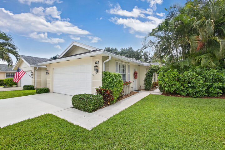 Property Photo: 128 Brier Circle FL 33458