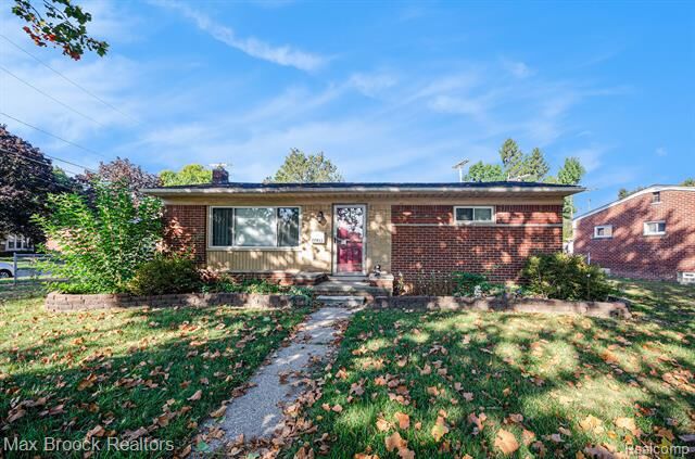 22811 N Brookside Drive  Dearborn Heights MI 48125 photo