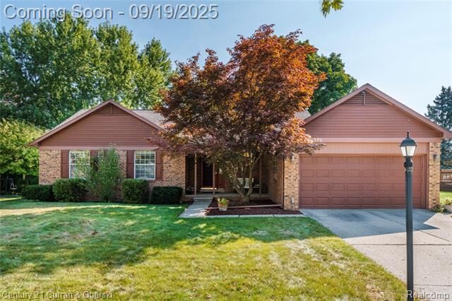 Property Photo:  44976 Yorkshire Drive  MI 48375 