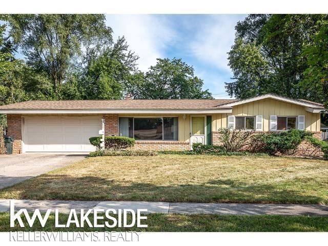 Property Photo: 8527 Walnut Hill MI 48317