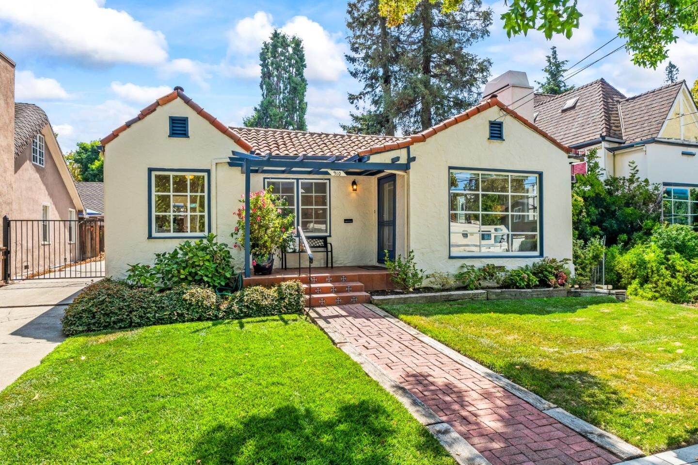 Property Photo:  910 Pine Avenue  CA 95125 