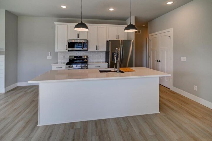 Property Photo: 1520 Palm Grass Way WI 53589