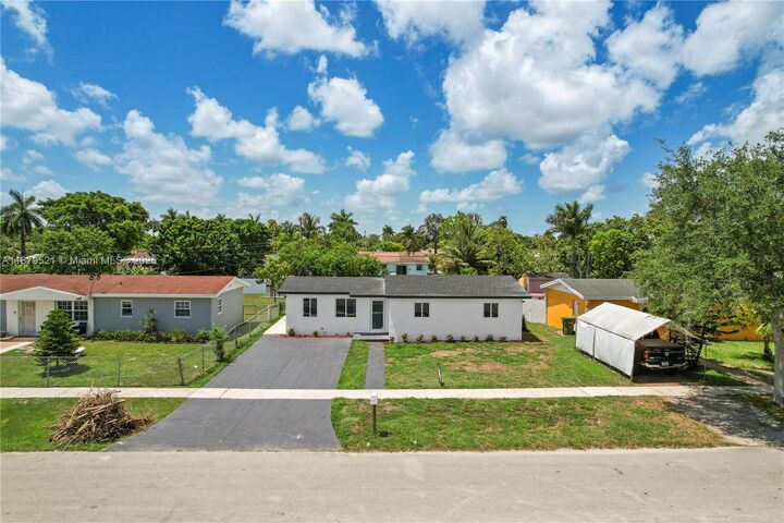 Property Photo: 651 NW 9th St FL 33030