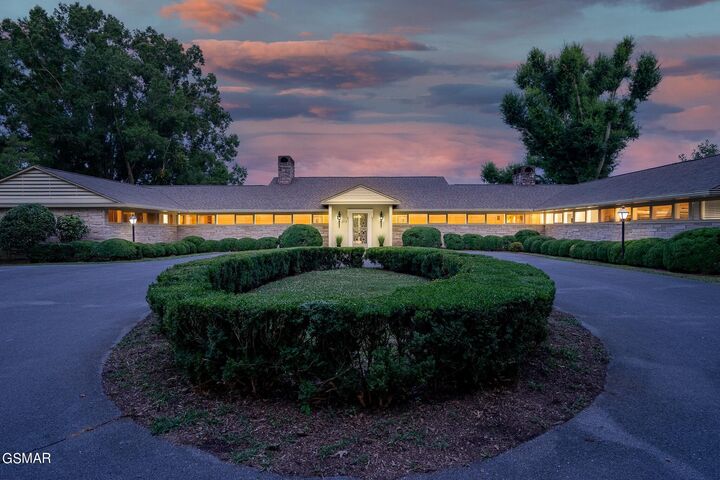 312 Paine Lake Drive  Sevierville TN 37862 photo