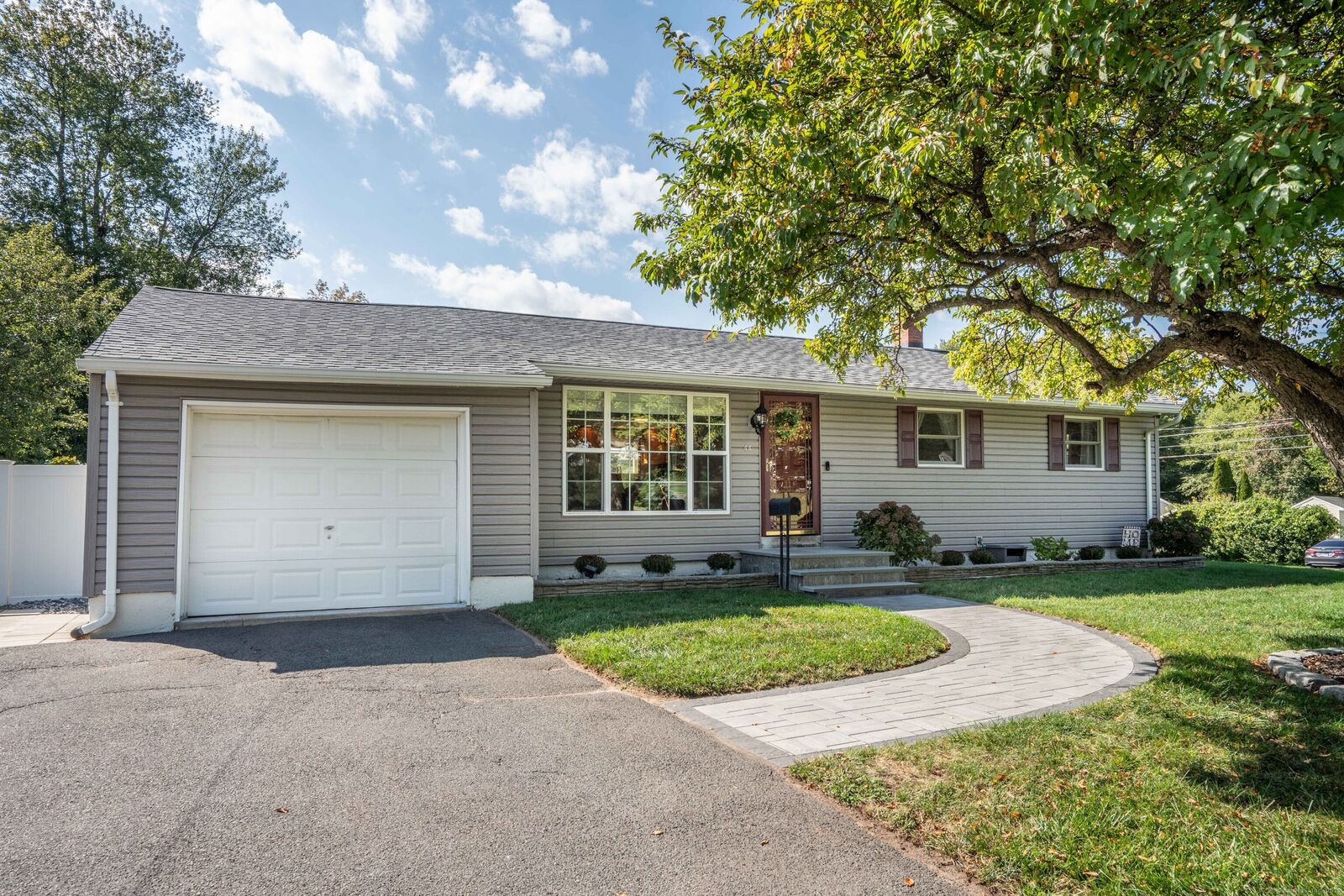 Property Photo: 44 Cabot Street CT 06010