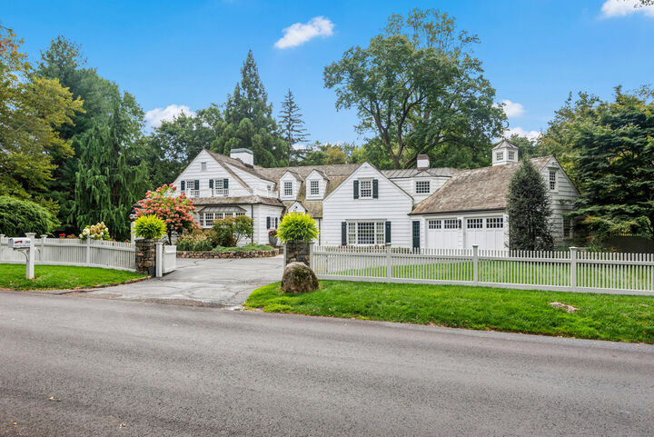Property Photo:  261 Hollow Tree Ridge Road  CT 06820 