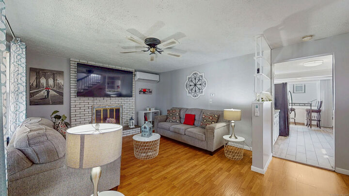 Property Photo:  82 Nepaug Street  CT 06106 
