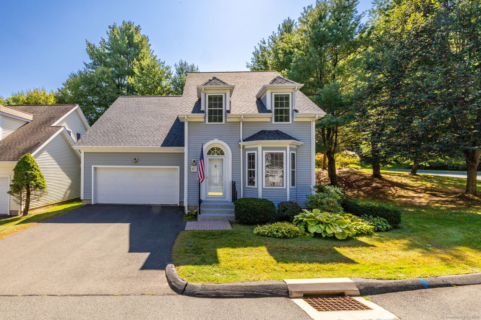 Property Photo: 27 Brettonwood Drive 27 CT 06070