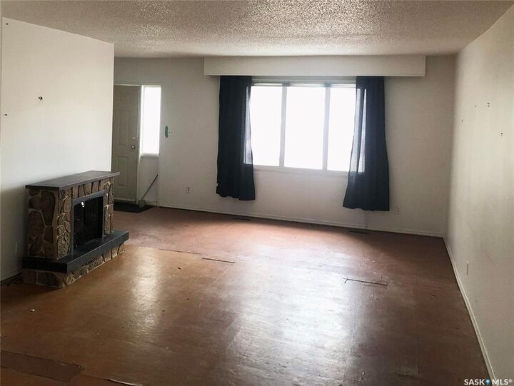 Photo de la propriété:  807 29th Street W  SK S7L 0N2 