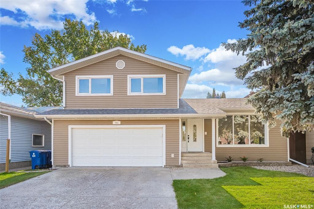 Property Photo:  791 Lenore Drive  SK S7K 5G9 