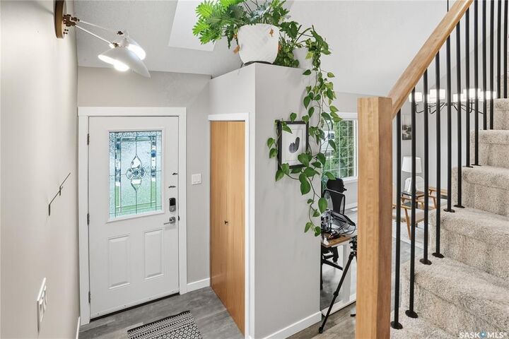 Property Photo:  1312 5th Avenue N  SK S7K 2S2 