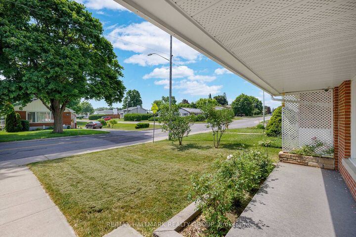 Photo de la propriété: 66 Broadview Avenue E ON K7A 3W6