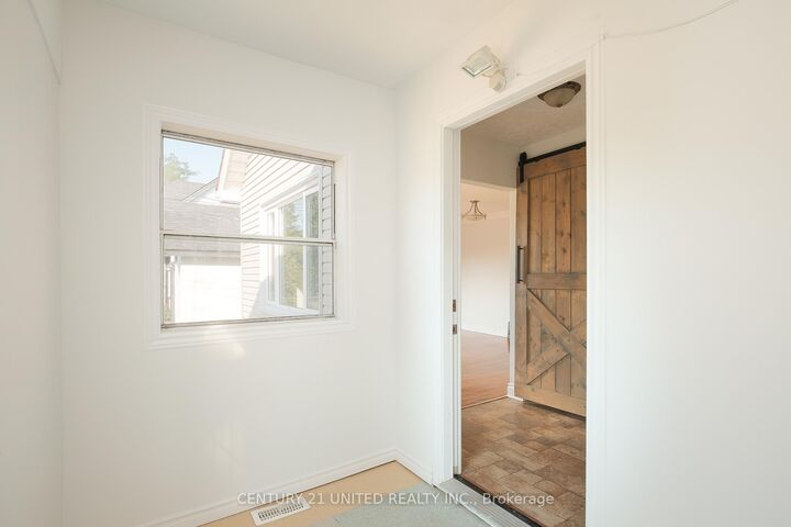 Property Photo:  334 McKellar Street  ON K9J 1P7 