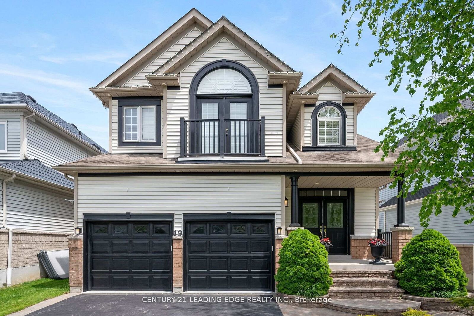 Property Photo:  19 Havenwood Place  ON L1N 9V6 