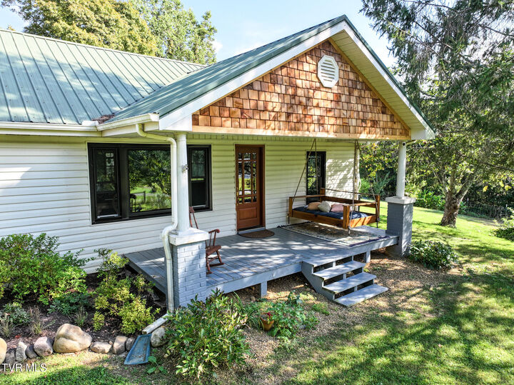 Property Photo:  2340 Chuckey Highway Highway  TN 37641 