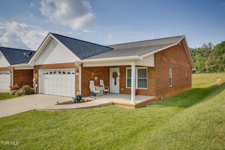 214 Planters Row 214  Greeneville TN 37745 photo