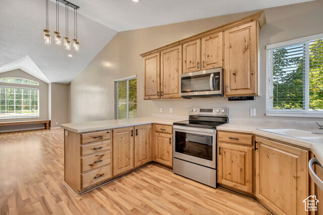Property Photo: 4072 W Juniper Hills Dr S UT 84009