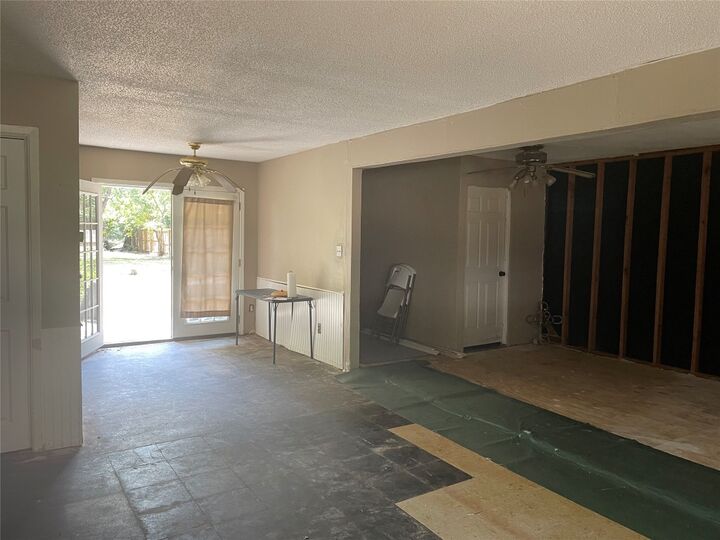 Property Photo: 1104 Gardner Cove TX 78721