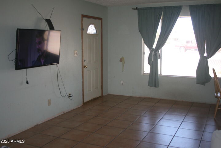 Property Photo: 4435 W Desert Cove Avenue AZ 85304