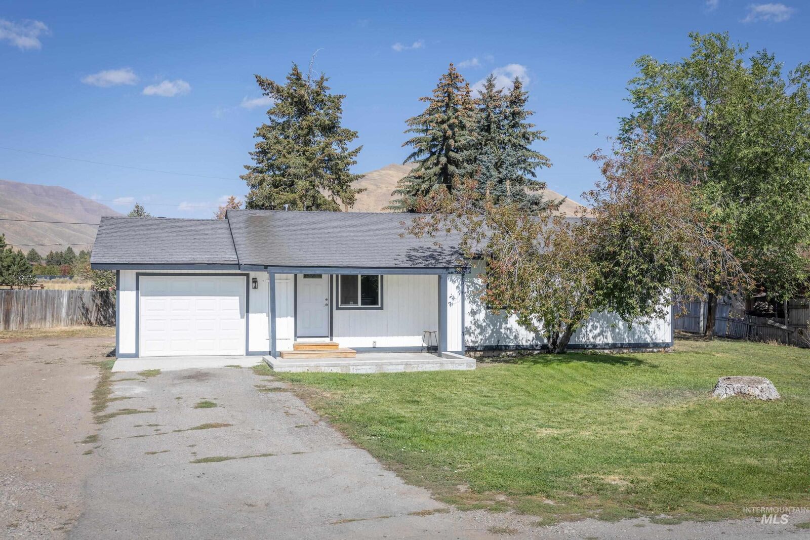 Property Photo:  167 Hardwood Street  ID 83313 